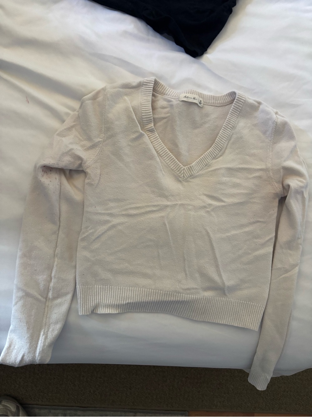 Active USA Women's V-Neck Sweater in Cream